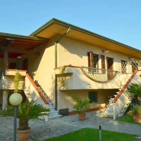 Holiday home Belvilla By Oyo Serena Marina di Massa